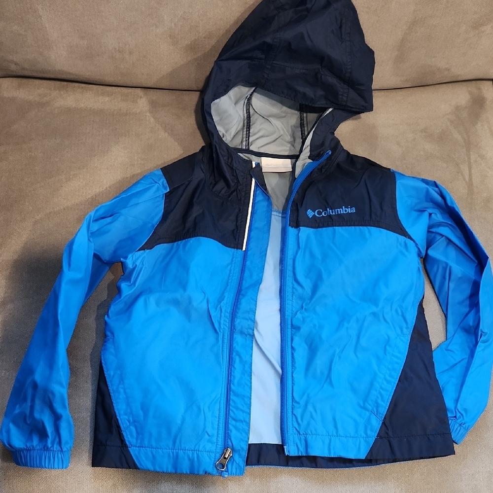 ✨ 3 For $25 SALE Columbia Blue and Black Hooded Jacket